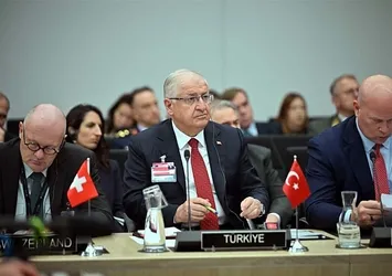 Bakan Güler'den Belçika'da diplomasi trafiği! Ukrayna Savunma Temas Grubu Toplantısı’na katıldı