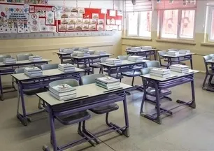 Özel okullar yine cep yakıyor! Veliler isyanda: Yüzde 100'e varan zam | İşte 2025-26 yılı özel okul fiyatları