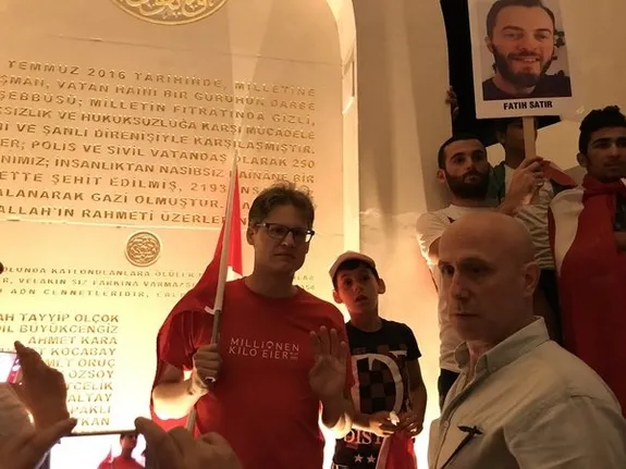 Erdoğan hayranı Alman gazeteci'den 15 Temmuz desteği - 2