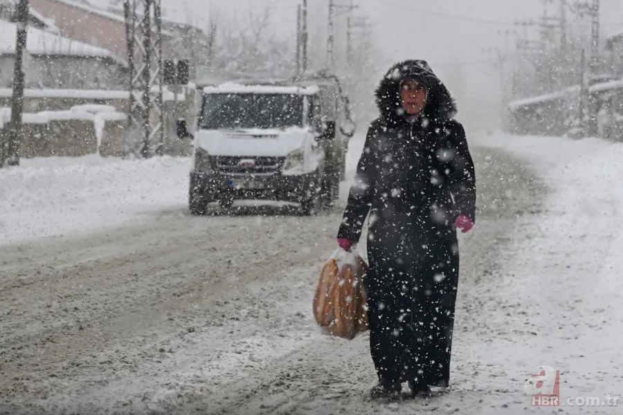 Bir sistem gitti, yenisi saatler içinde geliyor: Fırtına ve sağanak uyarısı! İstanbul, Ankara... 7