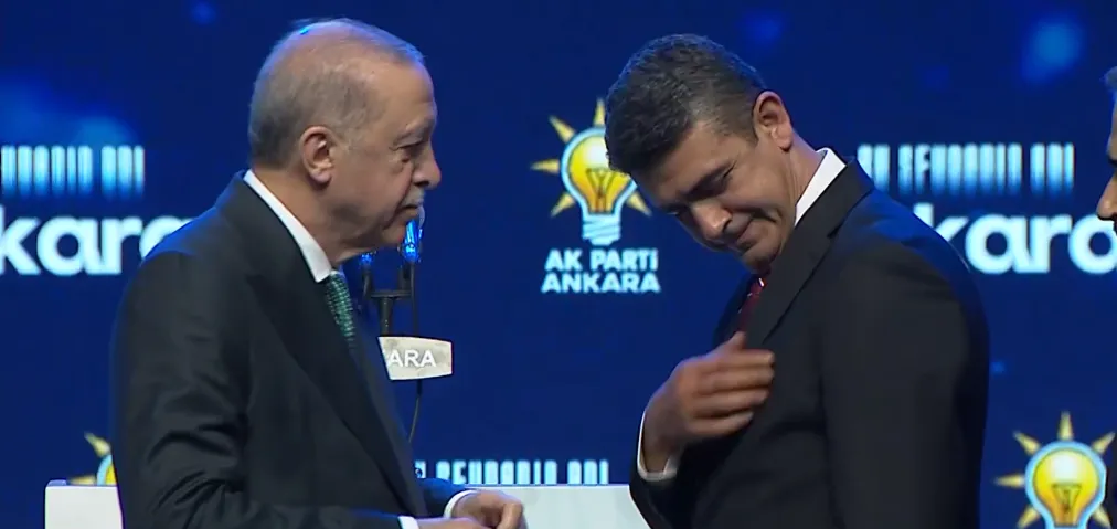 CHP'den istifa eden Haymana Belediye Başkanı Levent Koç AK Parti'de! Rozetini Başkan Erdoğan taktı - 1