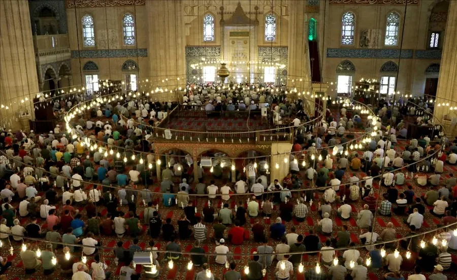 17-nisan-cuma-hutbesi-yayimlandi-diyanetten-ailelere-dijital-bagimlilik-uyarisi-1776355931986.jpg Diyanet, çocukların güvenli bir ortamda büyümesi için ailelerin daha duyarlı olması gerektiğini belirtti.