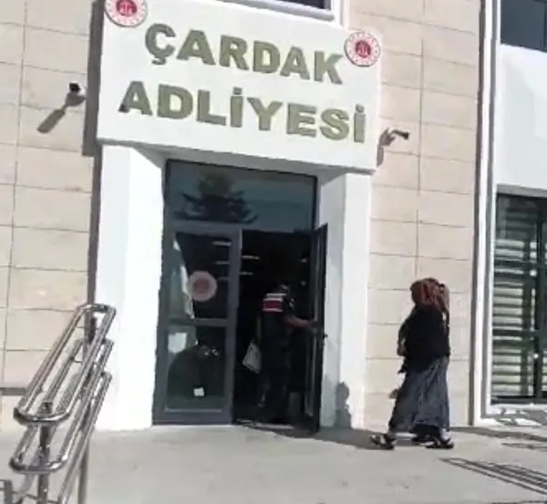 1696417550534.jpg Yaşlı kadın suç makinesi çıktı! 10 yıllık kaçış Denizli'de son buldu - 1