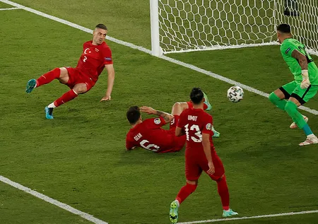 Türkiye İtalya maçından sonra Şenol Güneş'e şok sözler: Umarız...