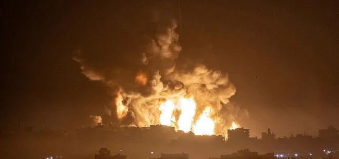Katil İsrail Gazze’ye ölüm yağdırıyor! Hava saldırısı görüntüleri A Haber’de! İşte katliamın en net görüntüsü...