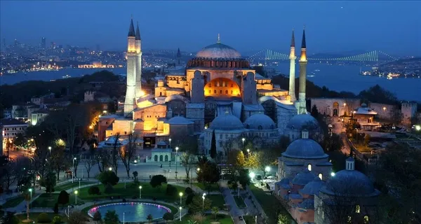 Kültür ve Turizm Bakanı Mehmet Nuri Ersoy'dan flaş Ayasofya açıklaması! Çok ciddi bir tadilat gerçekleştirilecek - 1
