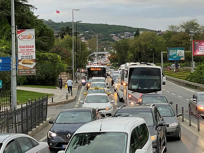 Son dakika: Haftanın ilk iş gününde İstanbul'da trafik yoğunluğu - 1
