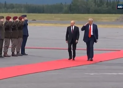 Trump’tan ’hayalet uçaklı’ karşılama