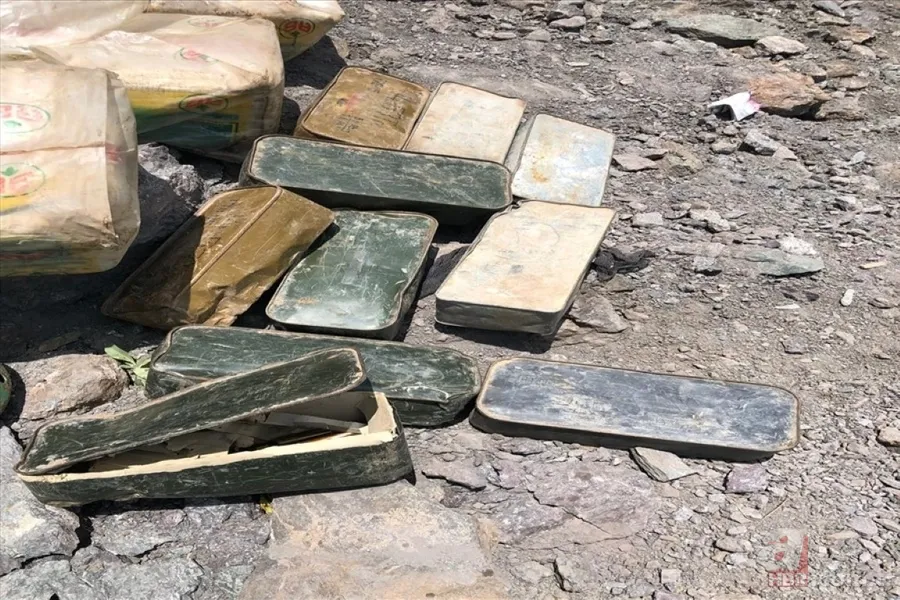 Pençe Harekâtı'nda çok sayıda yaşam malzemesi ve mühimmat ele geçirildi 12