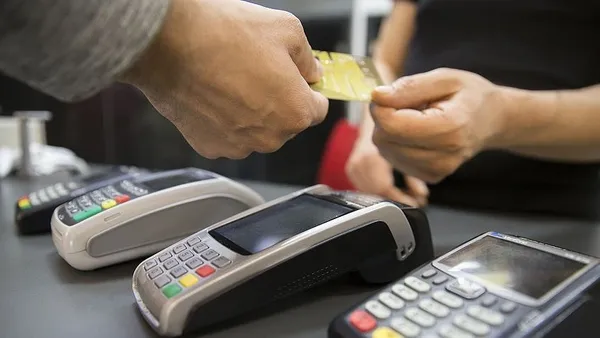 1709437673294.jpg ATM'lerde komisyona dikkat! Bunu yapanın parası cebinde kalıyor... | Kredi kartı ve banka kartı kullanıcılarını ilgilendiriyor - 4