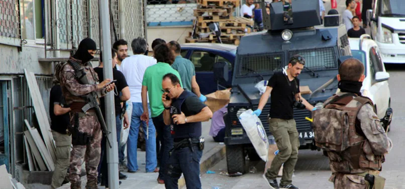 Sultangazi’de terör operasyonu: 3 gözaltı