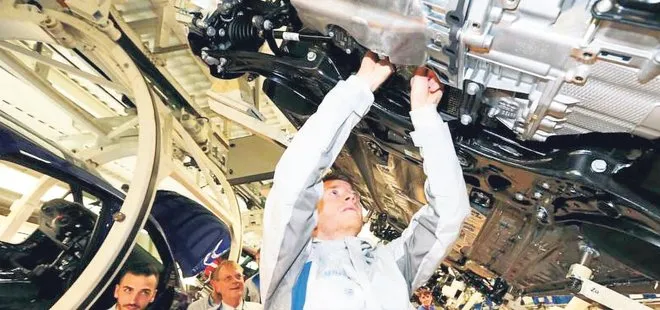 Otomotiv devi Volkswagen kaloriferleri kısıp mont dağıttı! Almanya’yı enerji krizi vurdu