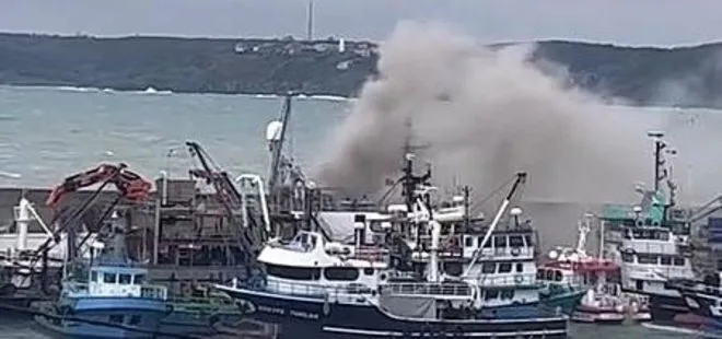Rumeli Feneri'nde tekne yangını! Dumanlar yükseldi