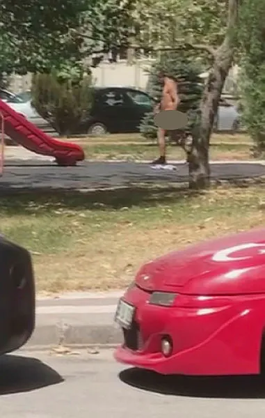Mahallede çıplak adam isyanı: Biz 5-10 kişi baş gelemeyiz onunla - 1