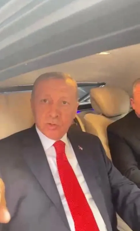 Başkan Erdoğan’a Tuzla’da sevgi seli: Tayyip dedelerini iki buçuk saat yağmur altında beklediler