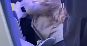 Söylediklerine alındı minibüsü birbirine kattı!