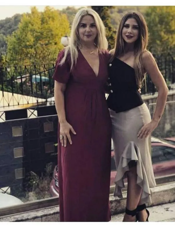 Melis Buse Betkaya’dan başörtülü kadına alçak sözler: Varoş, cahil, yobaz