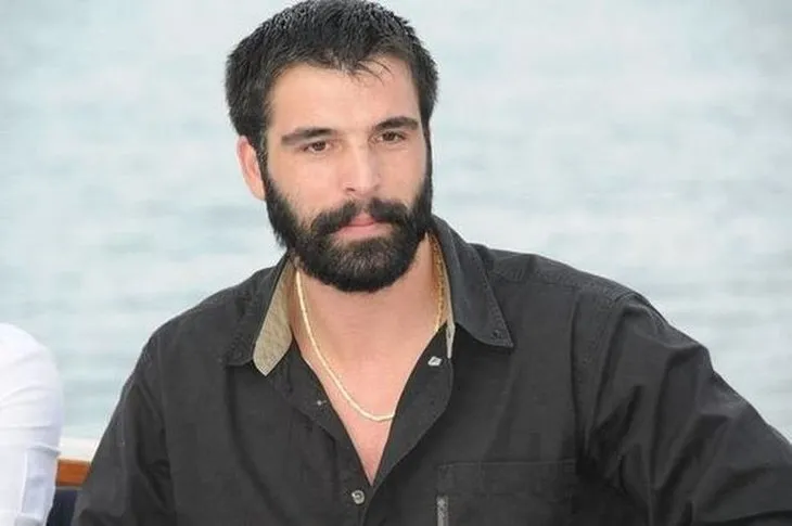 Oyuncu Mehmet Akif Alakurt takipçilerine küfür etti