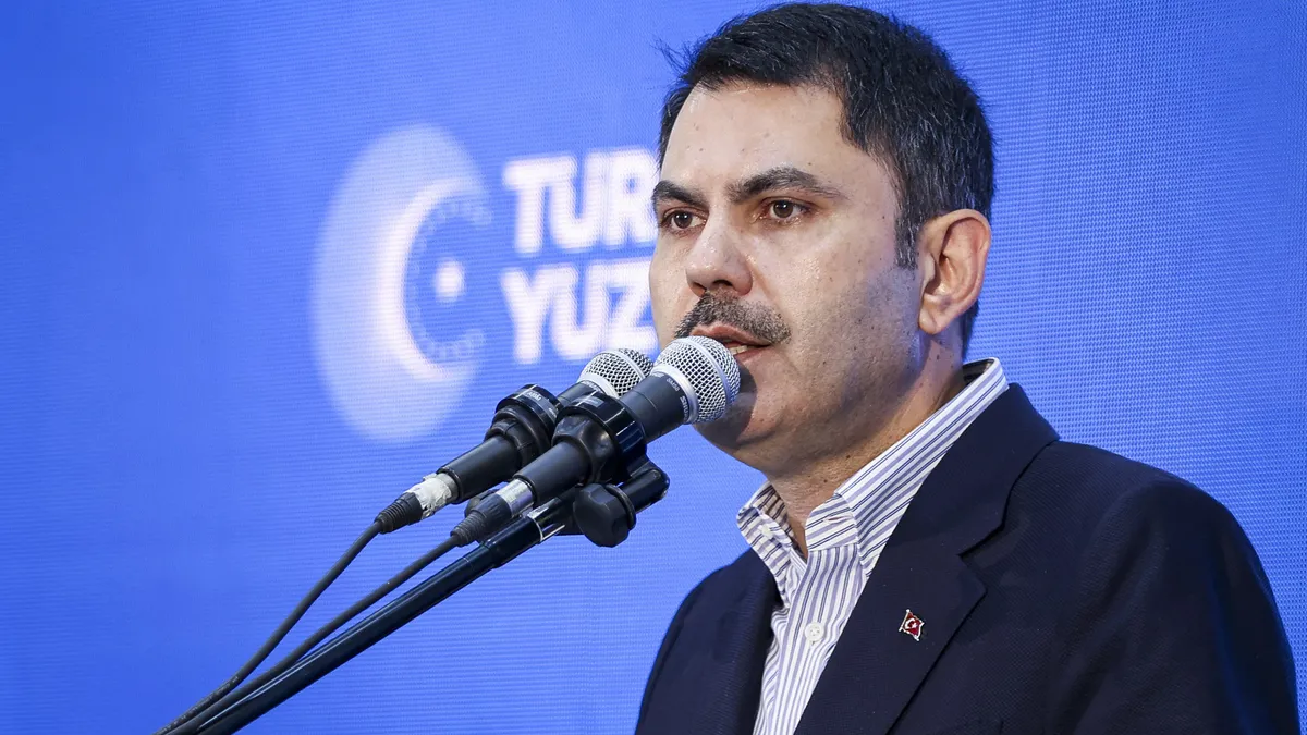 Bakan Kurum'dan Özel'e deprem konutu tepkisi: Milletimiz bizi bilir gölge etmeyin