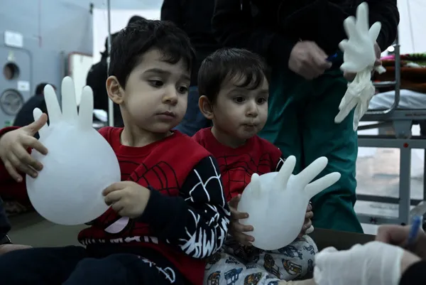 Dev yüzer hastane milletin hizmetinde!