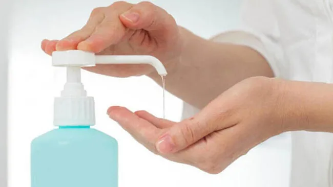 Milyonlarca insanın kullandığı dezenfektan kullanımında kritik uyarı: Kör edebilir