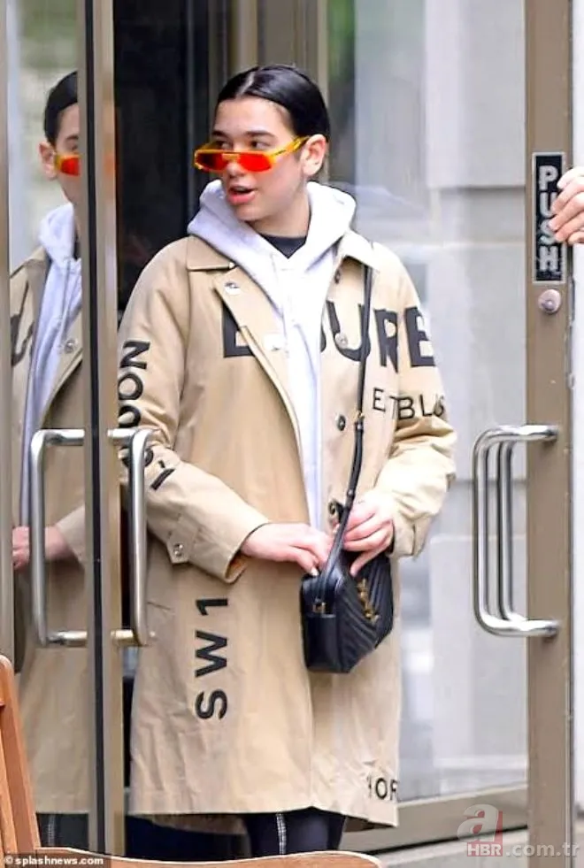 Bülent Serttaş 16 bin TL'lik ceketiyle olay oldu! Dua Lipa'ya özendi 4