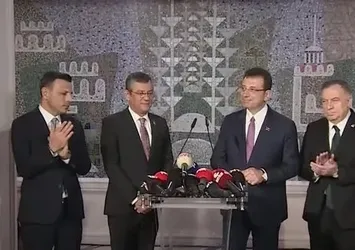 CHP'de yönetim kavgası baş gösterdi! Özel İmamoğlu'nun konuşmasından sonra araya girdi! İmamoğlu'nun yüzü düştü