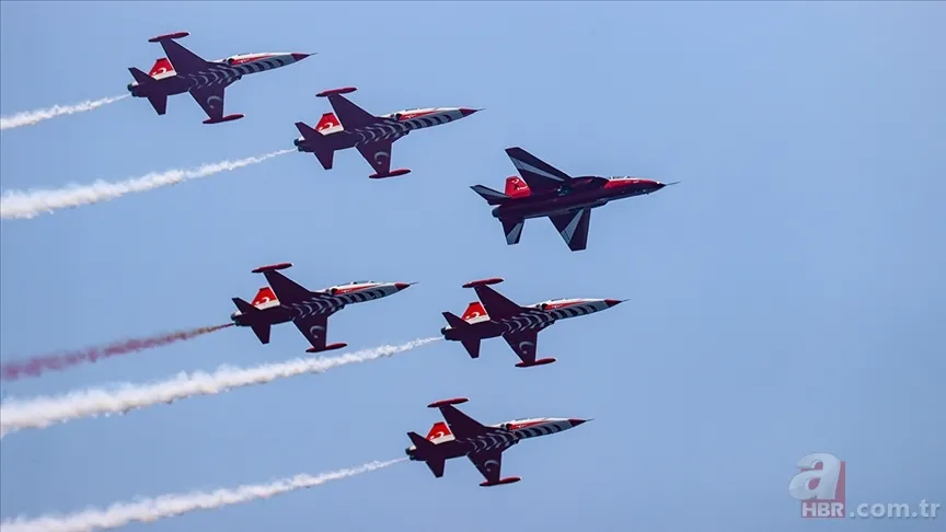 Türk Yıldızları sahada: 9 Eylül İzmir Türk Yıldızları gösterisi saat kaçta ve nerede gerçekleşecek? 3