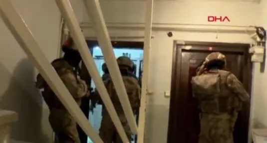zehir-tacirlerine-safak-baskini-60-adrese-es-zamanli-operasyon-1632722789823.jpg