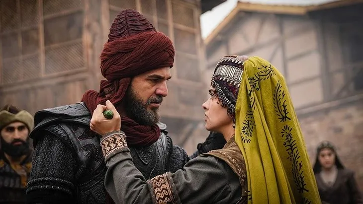 Diriliş Ertuğrul oyuncuları Engin Altan Düzyatan ile Hande Soral arasında şaşkınlık yaratan fark