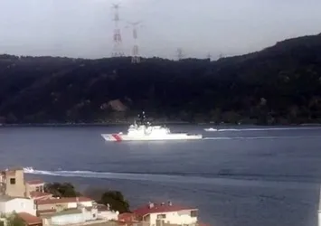ABD'ye ait gemi İstanbul Boğazı'ndan geçti