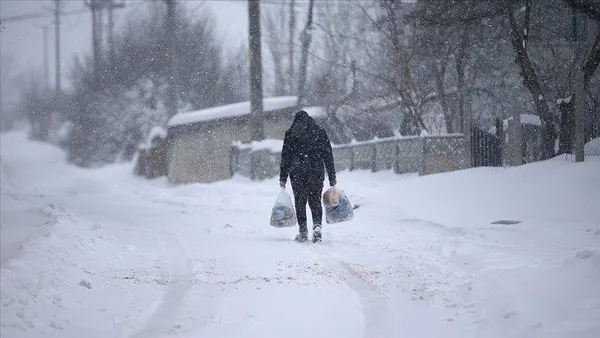 meteorolojiden-son-dakika-hava-durumu-uyarisi-kar-geliyor-5-gunluk-hava-durum-raporu-yayinlandi-soguk-hava-dal-1669524727035.jpeg İstanbul'a kar ne zaman geliyor? La Nina etkisini gösterecek❄ | Meteoroloji'den uyarılar peş peşe geldi | Gece ve gündüz arasında 20 derece sıcaklık farkı olacak - 9