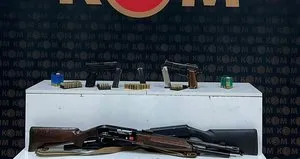 Polis hepsini ele geçirdi!