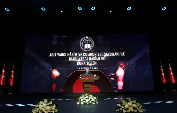 Başkan Erdoğan’dan darbe anayasası mesajı: İçimize sindiremiyoruz