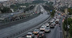 Haliç Köprüsü kapandı! Trafik kilit