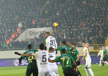 Fenerbahçe, Akhisarspor deplasmanında kayıp!