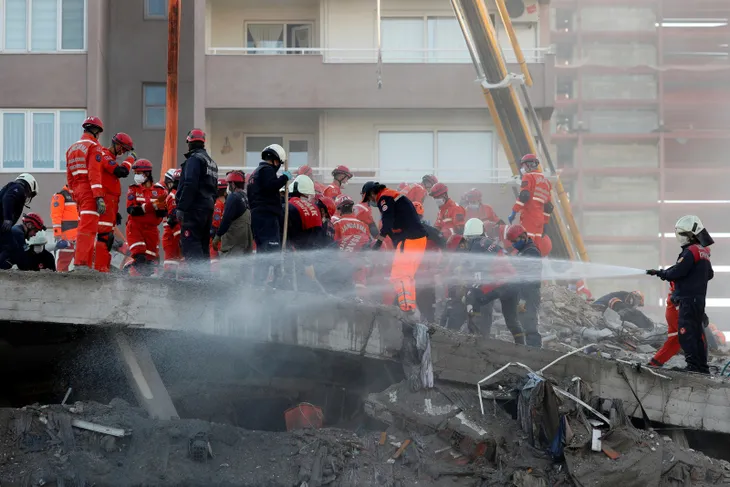 Son dakika: AFAD son durumu paylaştı! İzmir'de hayatını kaybedenlerin sayısı 49'a yükseldi - 2