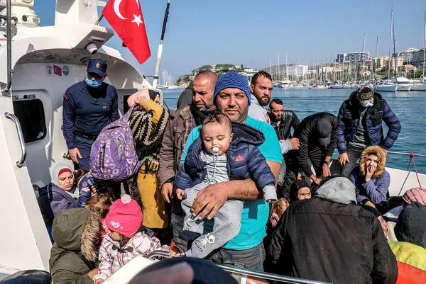 egede-insanligin-kara-lekesinin-adi-yunan-zulmu-oxford-profesorunden-egedeki-geri-itmelere-iliskin-ulkesine-se-1655215716321.jpg Ege'de insanlığın kara lekesinin adı Yunan zulmü! Oxford profesöründen Ege'deki geri itmelere ilişkin ülkesine sert eleştiri - 3