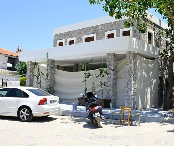 Kenan İmirzalıoğlu’nun Marmaris’teki binasının tadilatı bitti