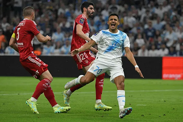 1689004638223.jpg Galatasaray'dan Alexis Sanchez bombası! Yıldız isim için yeniden devreye girdiler... - 1