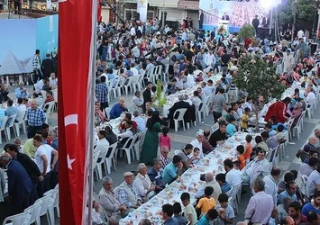 AK Parti'den terör mağdurlarına iftar
