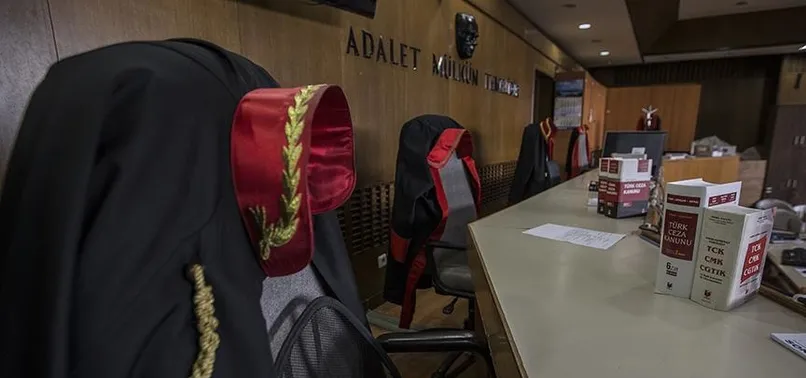 Askeri casusluk davasının hakim ve savcıları da gözaltında