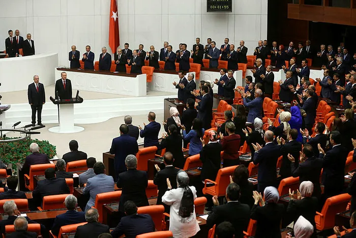 Yeni sistemin ilk günü! Cumhurbaşkanı Erdoğan TBMM’de yeminini etti