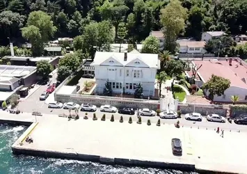 İstanbul'da Hollywood filmlerini aratmayan soygun! Yalıdan çuval çuval döviz çaldılar! 130 milyonluk vurgun