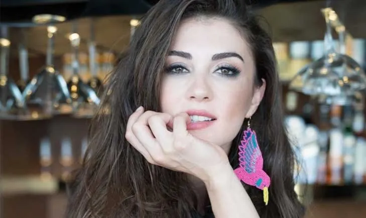 burcu ozberk estetik harikasi cikti eski hali saskina cevirdi