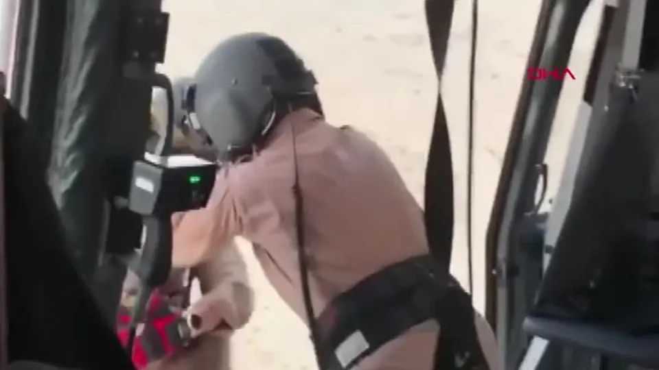 Çölde kaybolan kişi helikopterle kurtarıldı