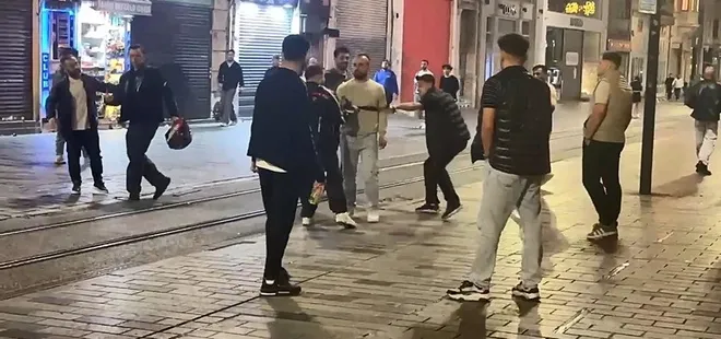 Taksim'de kavga: Kemerle kovaladı