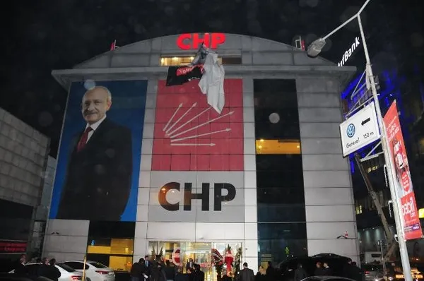 izinsiz-tadilat-yapilan-chp-istanbul-il-binasi-muhurlendi-1608740957371.jpg Son dakika: İzinsiz tadilat yapılan CHP İstanbul İl Binası mühürlendi! - 1
