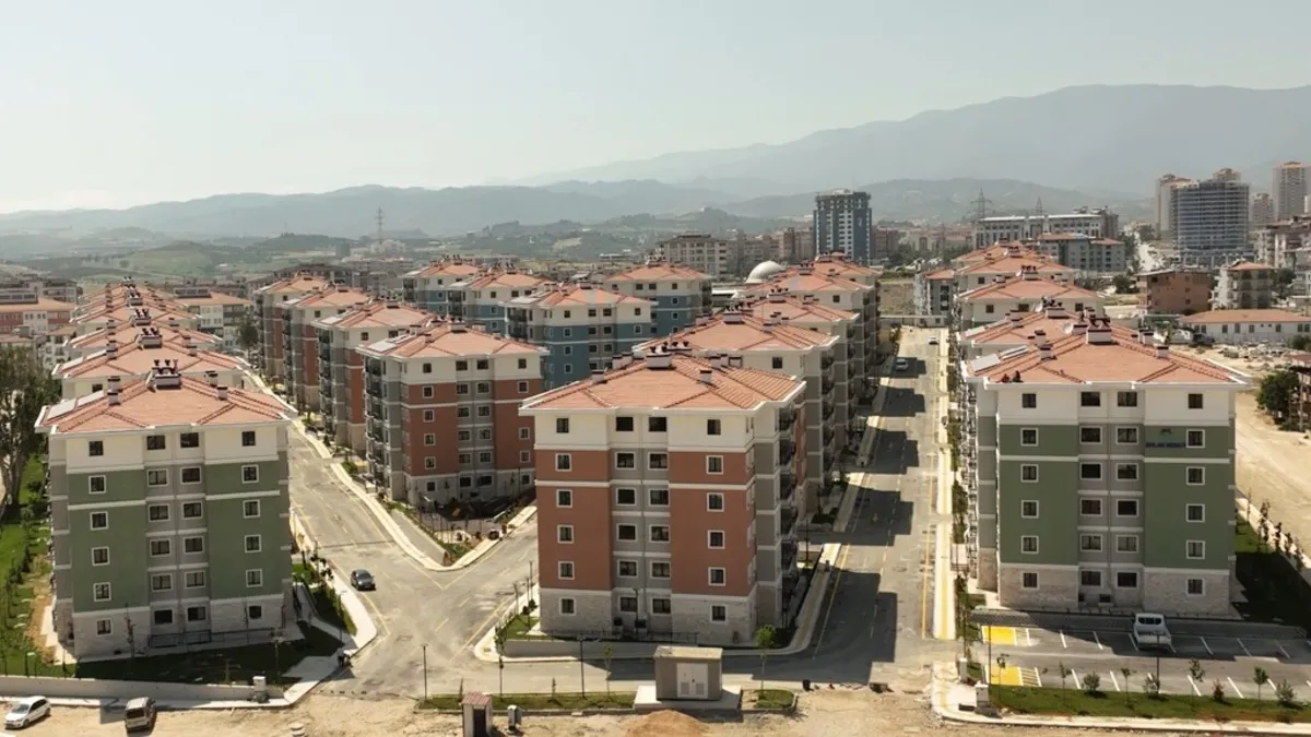 Hatay'da yaralar sarılıyor! 500 Evler projesi de tamamlandı: "Gecemizi gündüzümüze katıp büyük bir adım daha attık"