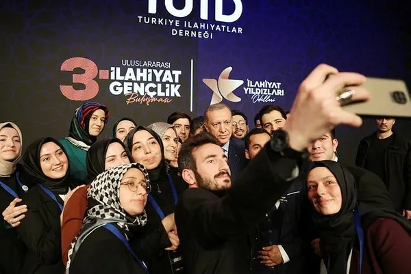 Muhalefetin gençler bizi istiyor algısı karşılık bulmadı! Başkan Erdoğan’ın etrafında birleştiler